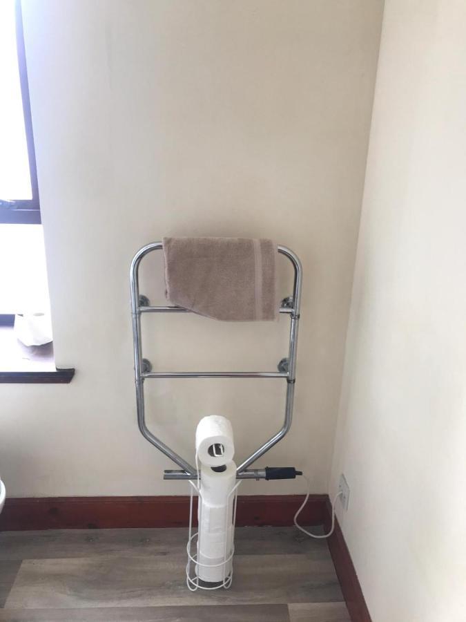 Prime Location Rooms In High Street Форт Уилям Екстериор снимка