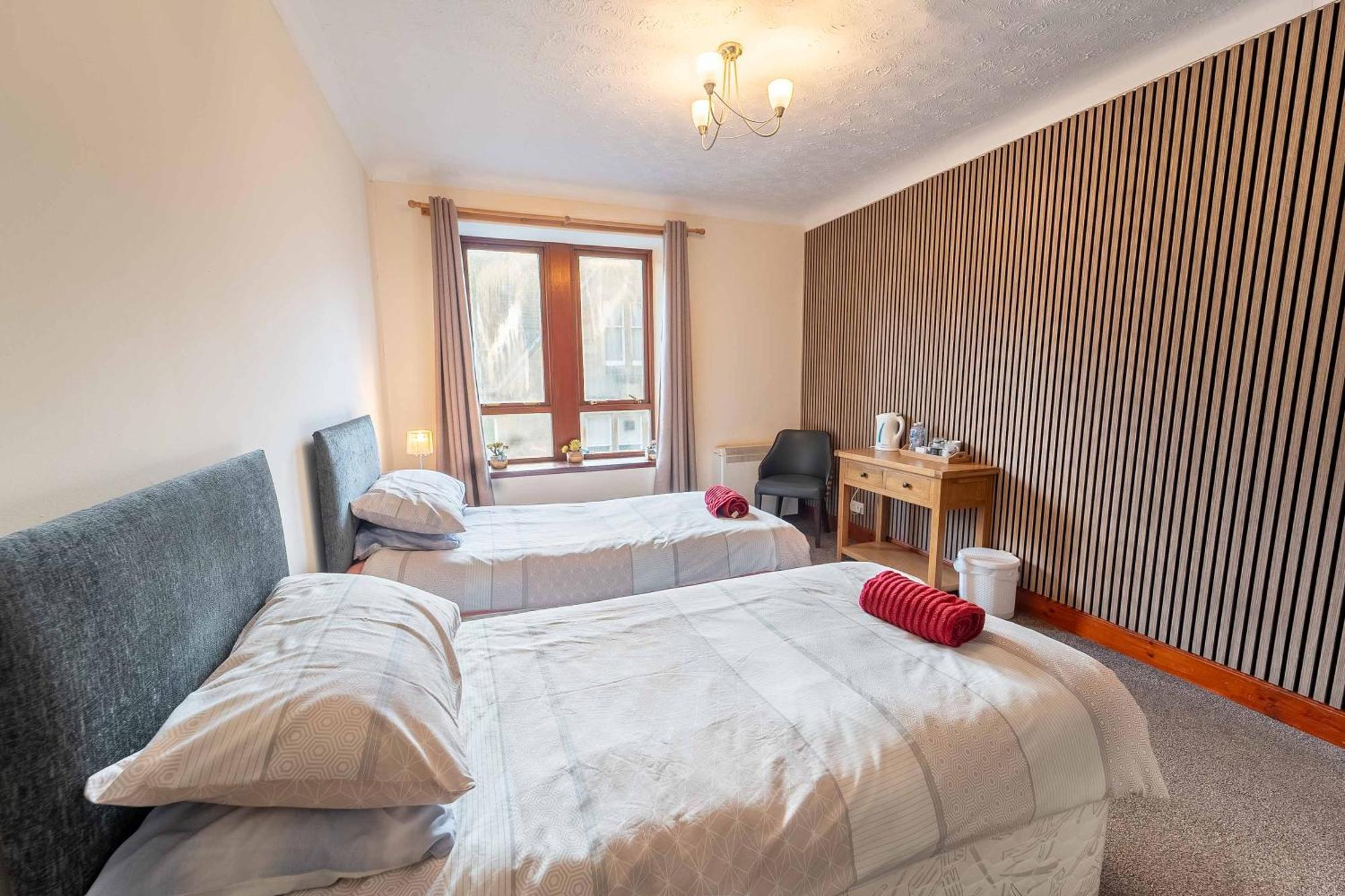 Prime Location Rooms In High Street Форт Уилям Екстериор снимка