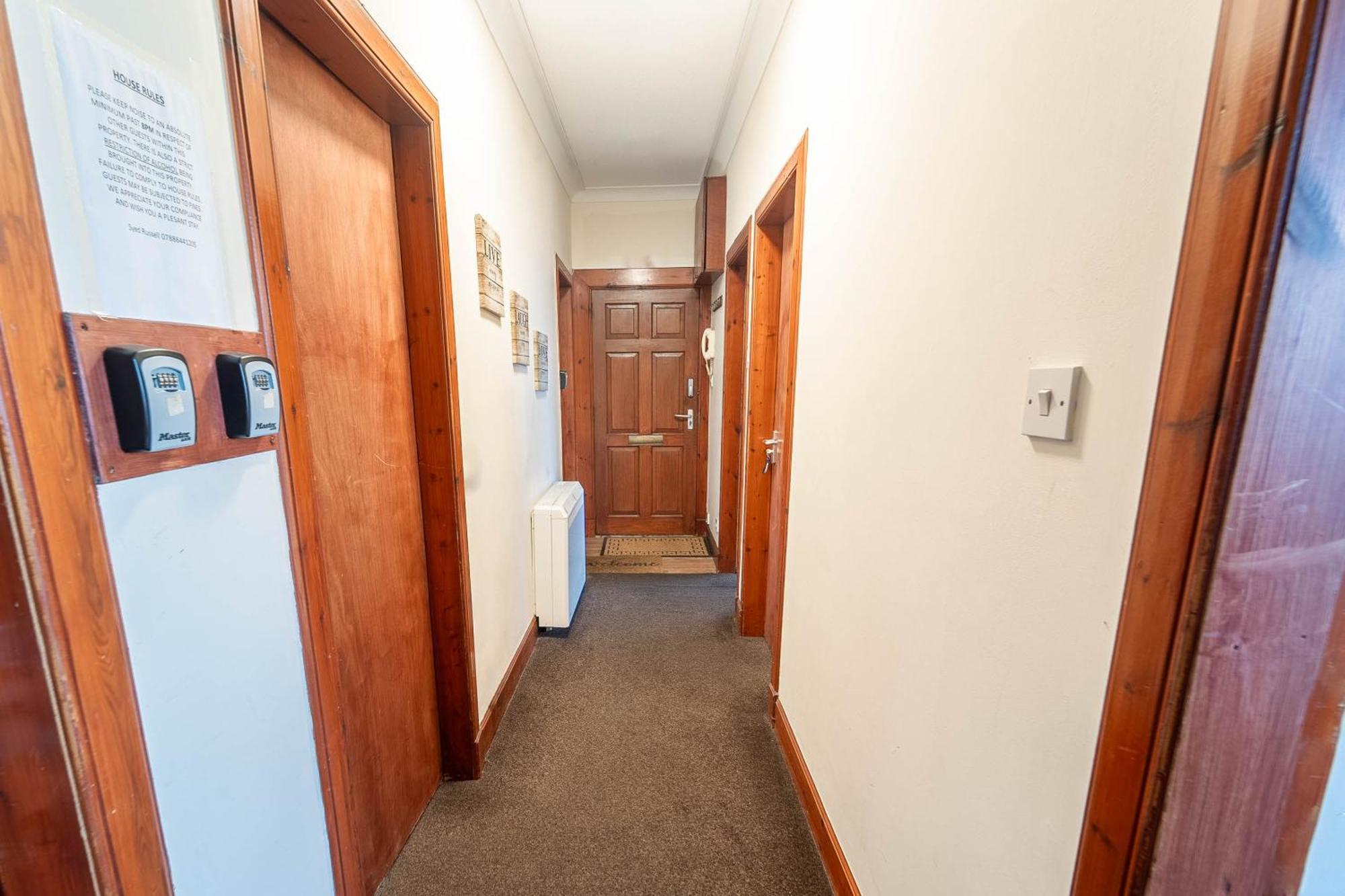 Prime Location Rooms In High Street Форт Уилям Екстериор снимка